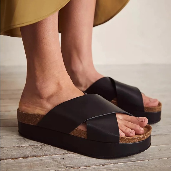 Free People Shoes - Free People Black Sidelines Flatform Sandals